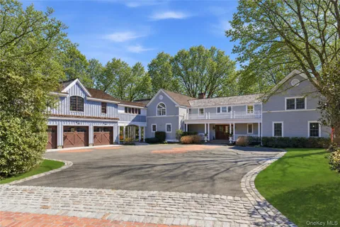 395 W Neck Road