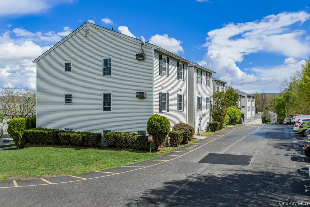 18 Lexington Hill #8 Harriman, NY 10926