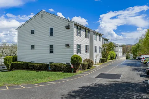 18 Lexington Hill #8