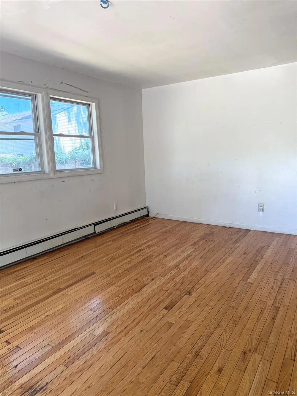 13 Hampton Avenue Mastic, NY 11950