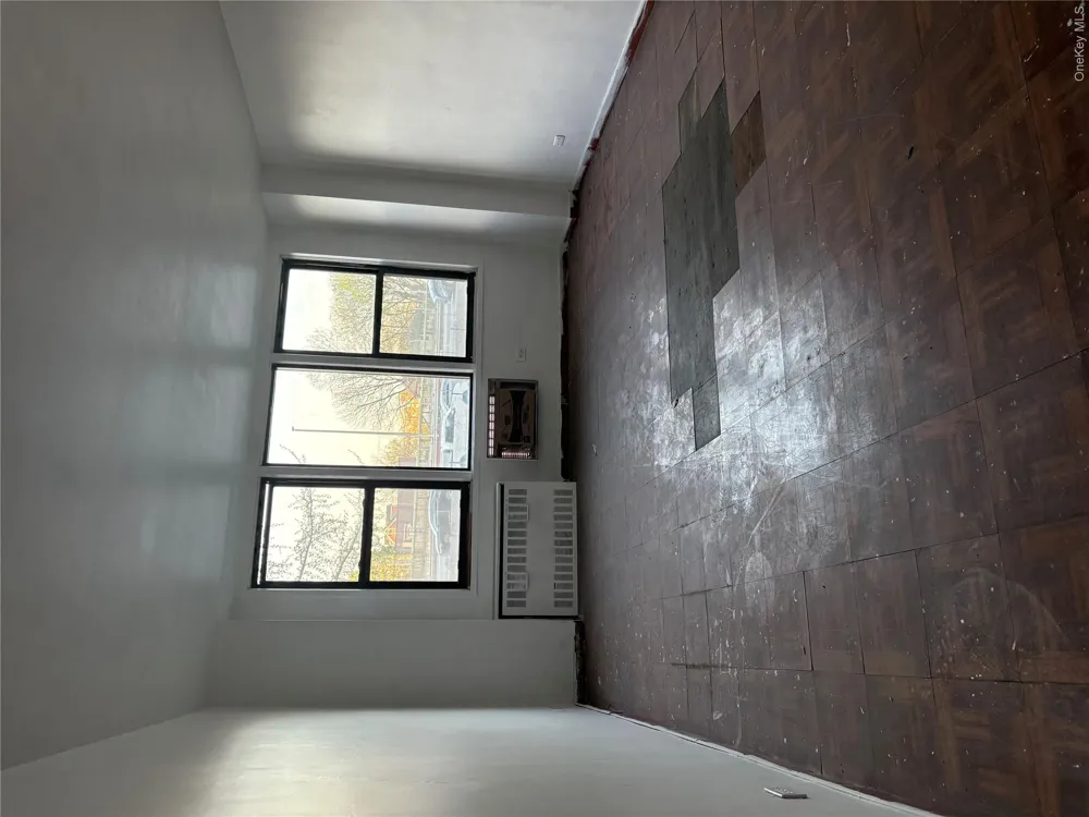 3121 Middletown Road #1G Bronx, NY 10461
