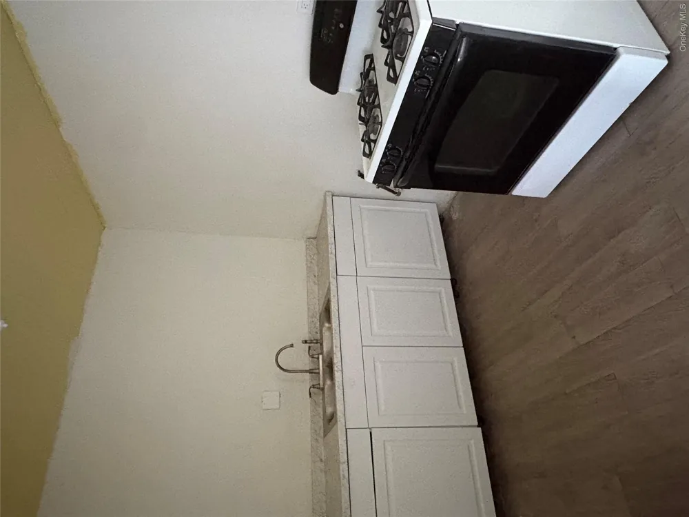 3121 Middletown Road #1G Bronx, NY 10461