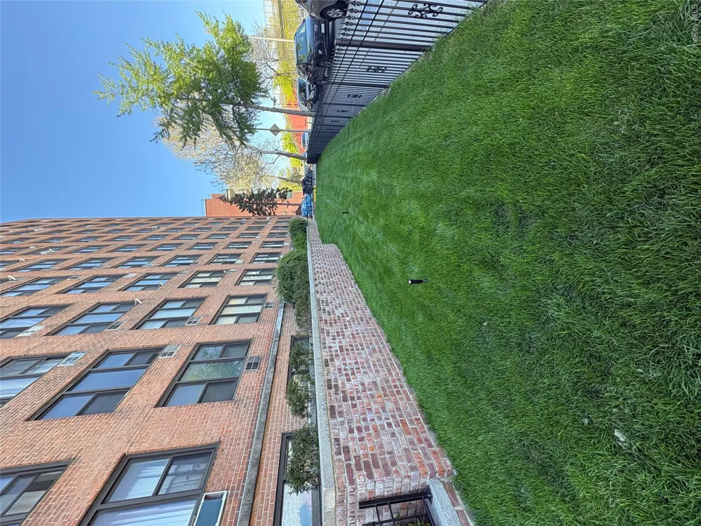3121 Middletown Road #1G Bronx, NY 10461