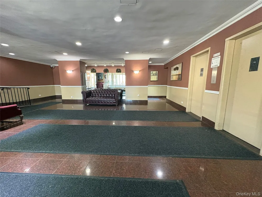 3121 Middletown Road #1G Bronx, NY 10461
