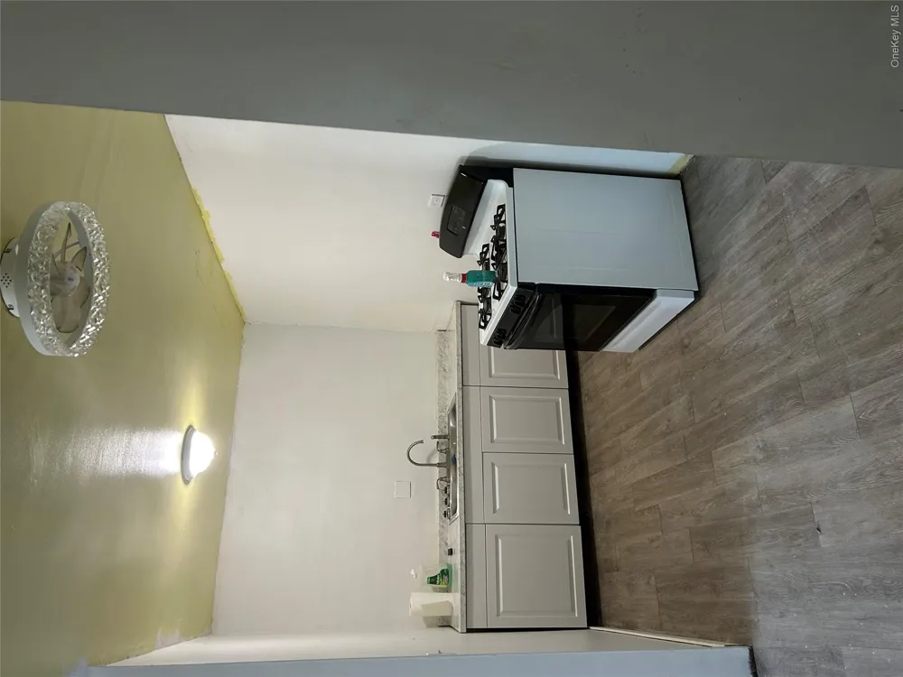 3121 Middletown Road #1G Bronx, NY 10461