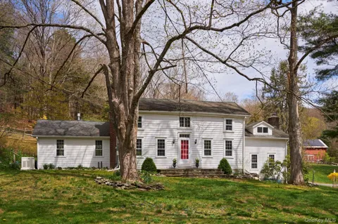 457 Round Lake Road