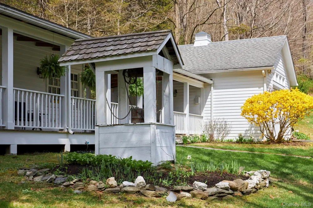 457 Round Lake Road Rhinebeck, NY 12572