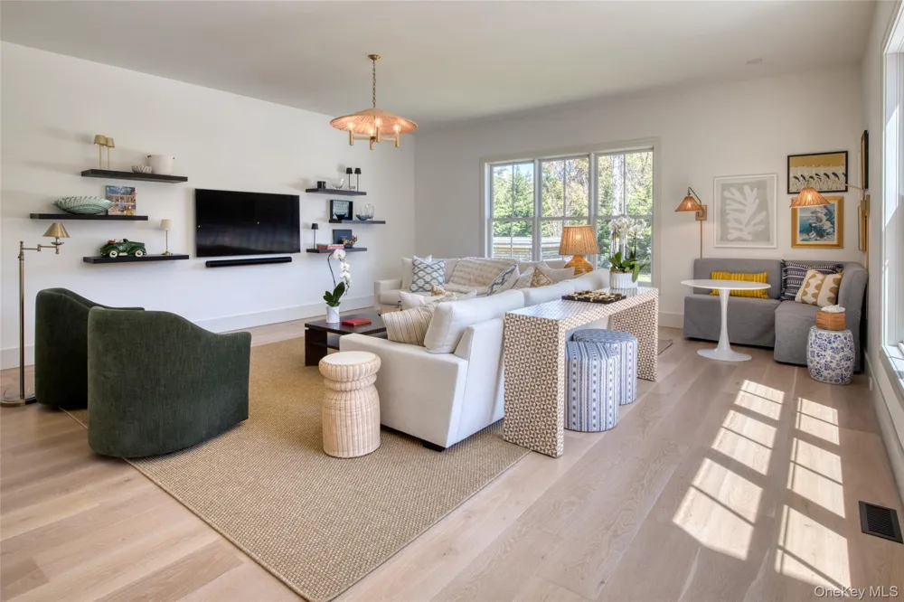 323 Division Street Sag Harbor, NY 11963