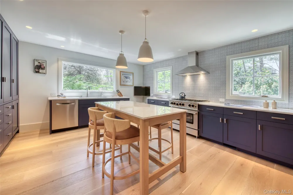 323 Division Street Sag Harbor, NY 11963