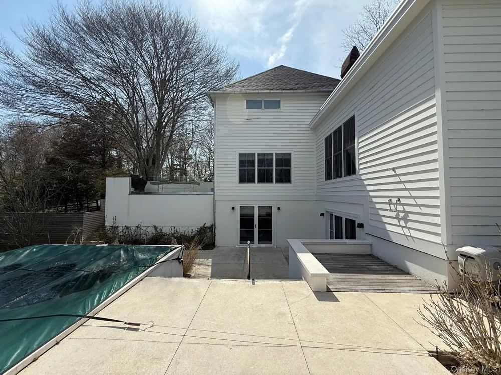323 Division Street Sag Harbor, NY 11963
