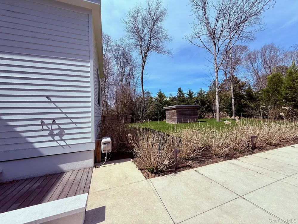 323 Division Street Sag Harbor, NY 11963