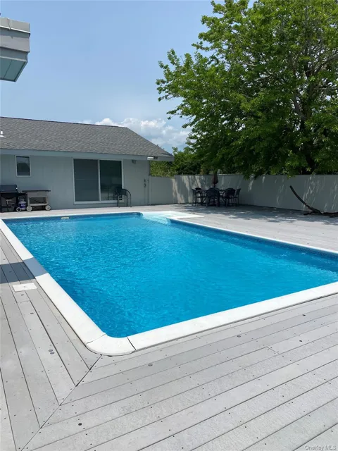 22 Meadow Lane