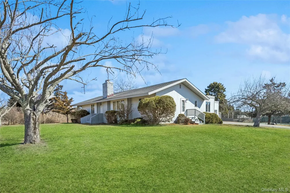 22 Meadow Lane Westhampton Beach, NY 11978