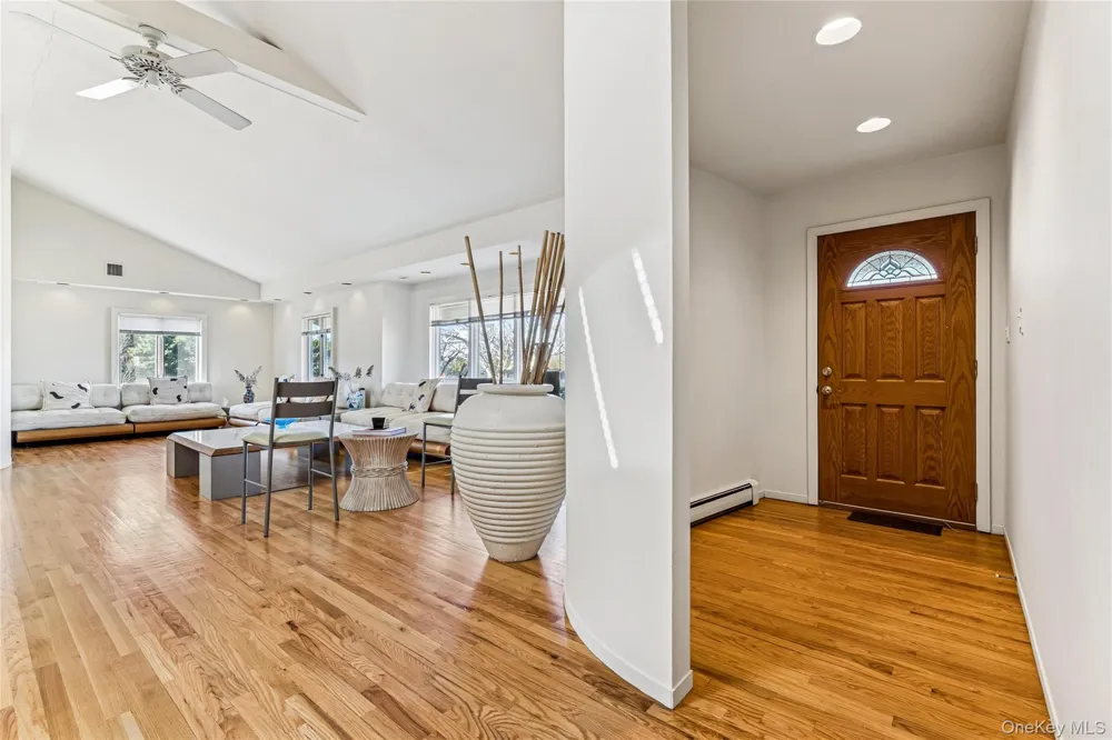 22 Meadow Lane Westhampton Beach, NY 11978