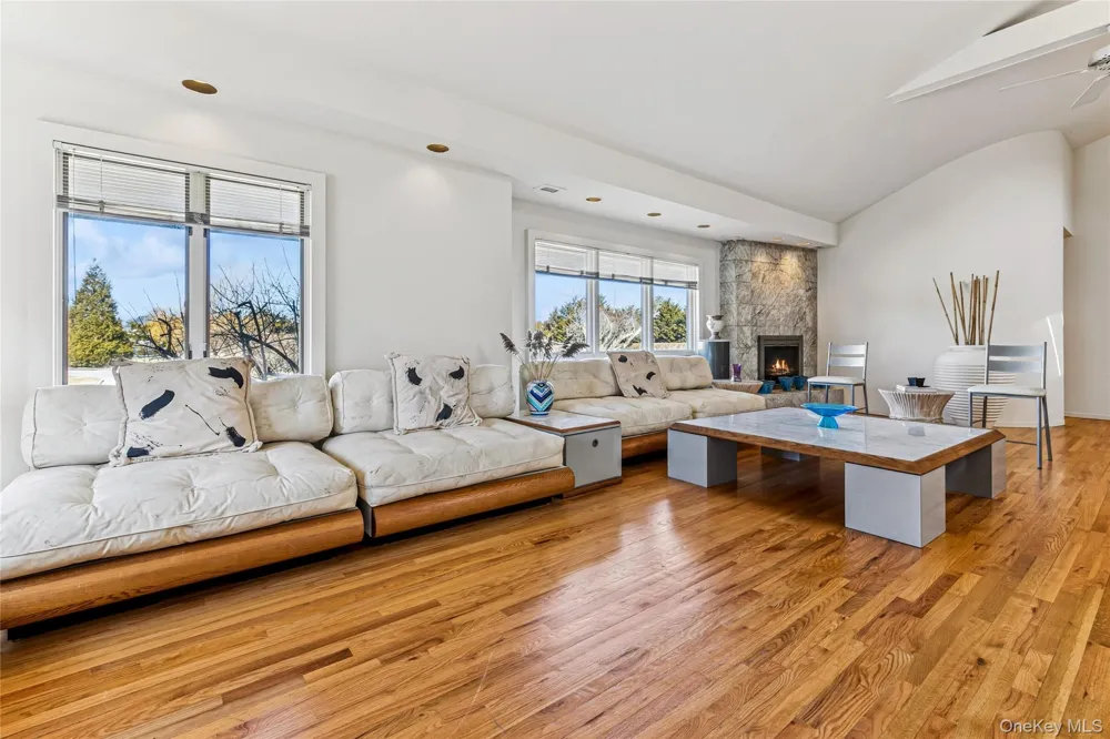 22 Meadow Lane Westhampton Beach, NY 11978