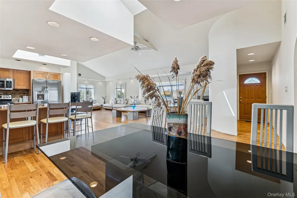 22 Meadow Lane Westhampton Beach, NY 11978