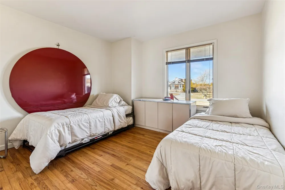 22 Meadow Lane Westhampton Beach, NY 11978