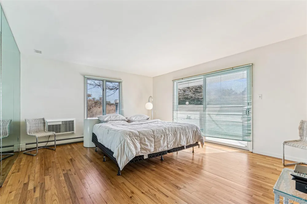 22 Meadow Lane Westhampton Beach, NY 11978