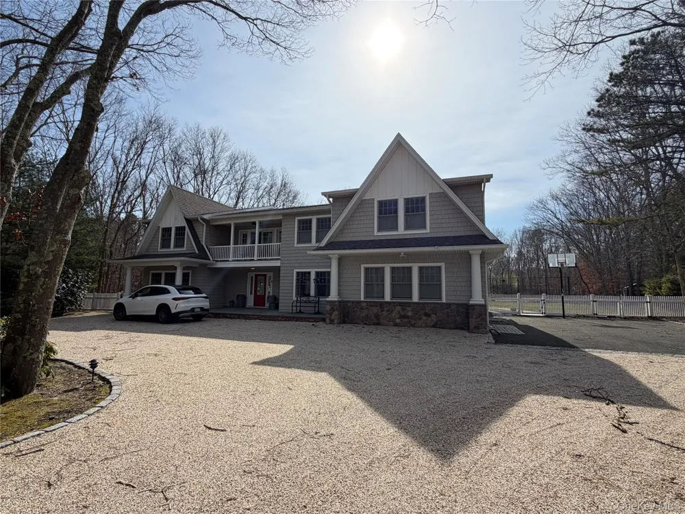27 Deer Path Quogue, NY 11959