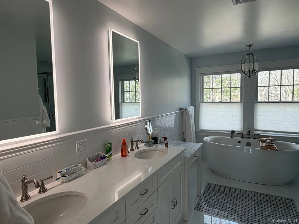 27 Deer Path Quogue, NY 11959