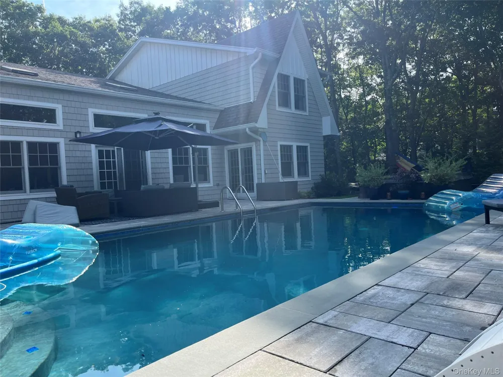 27 Deer Path Quogue, NY 11959