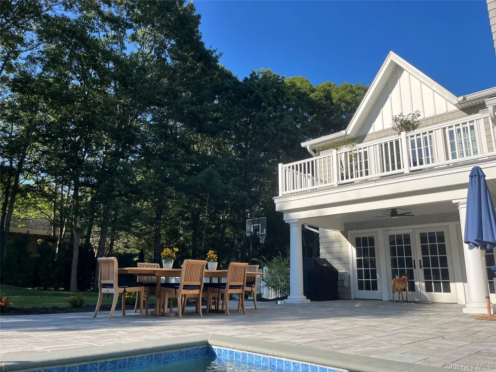 27 Deer Path Quogue, NY 11959