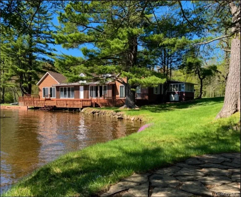 238 Lakeview Drive Road Highland Lake, NY 12743