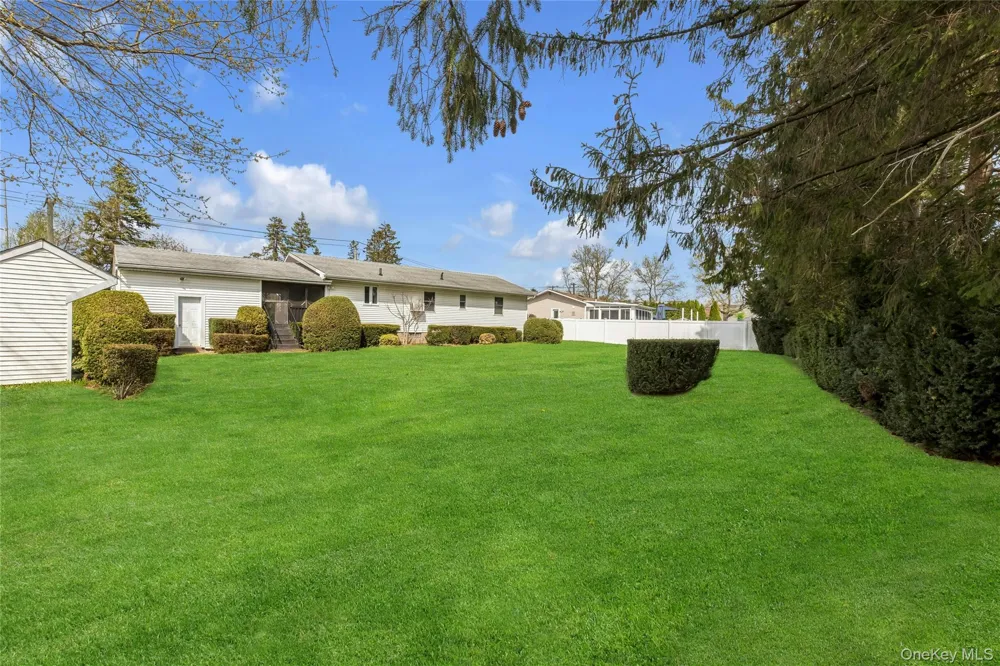 4 Carino Drive Hicksville, NY 11801