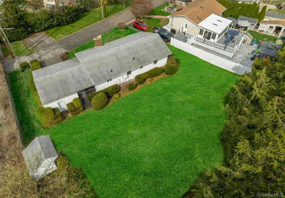 4 Carino Drive Hicksville, NY 11801