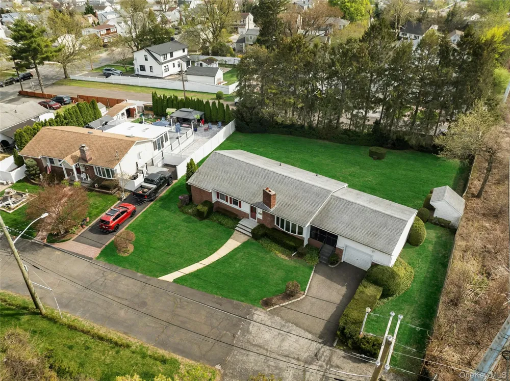 4 Carino Drive Hicksville, NY 11801