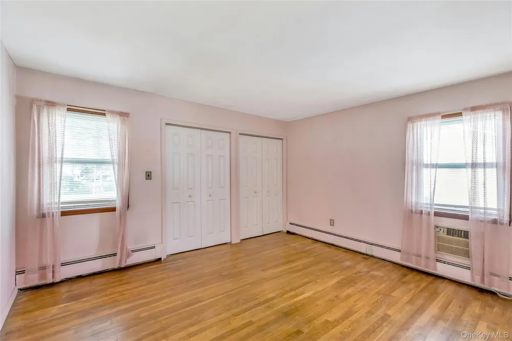 4 Carino Drive Hicksville, NY 11801