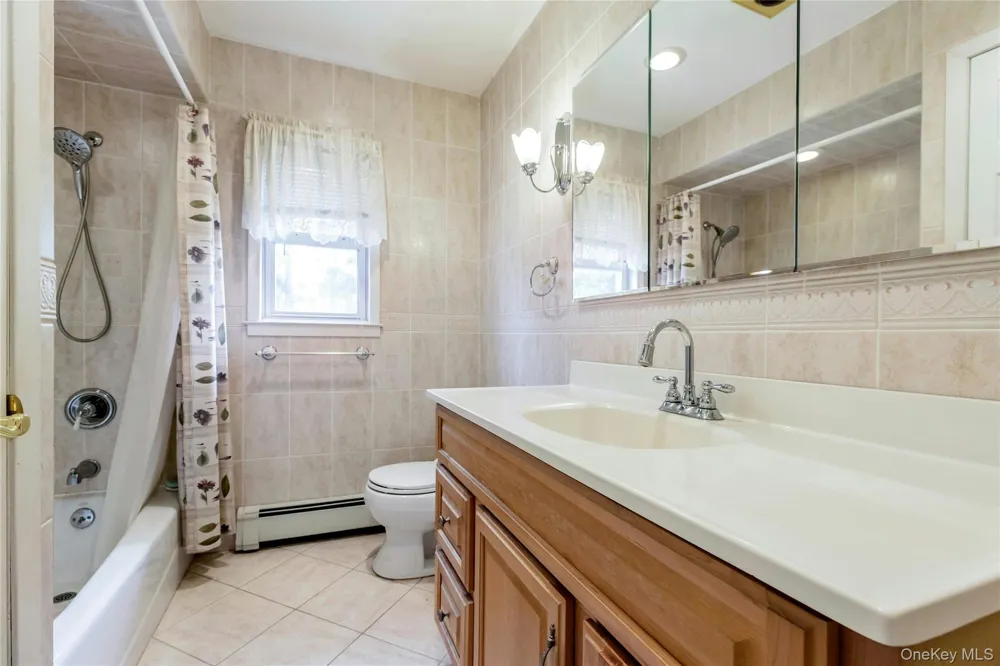 4 Carino Drive Hicksville, NY 11801