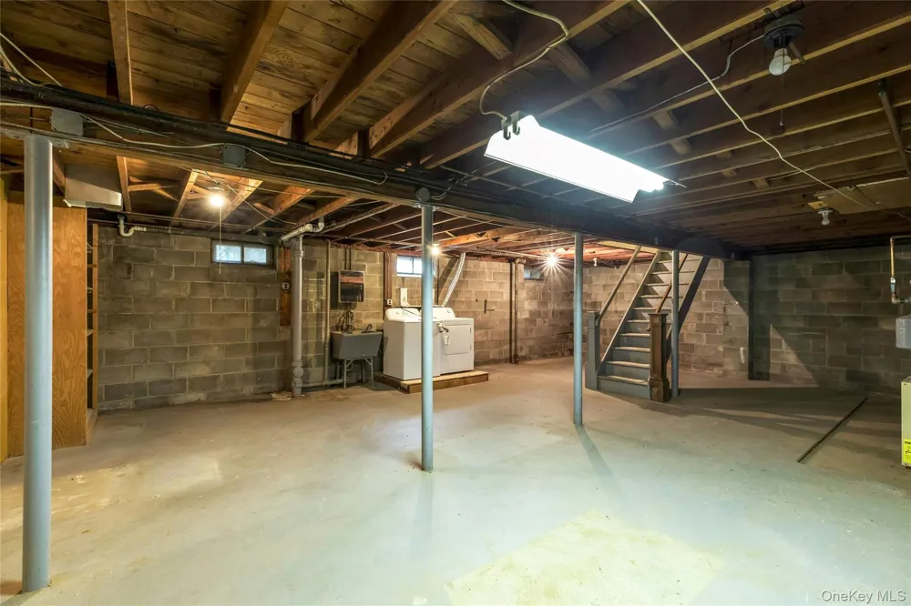 4 Carino Drive Hicksville, NY 11801