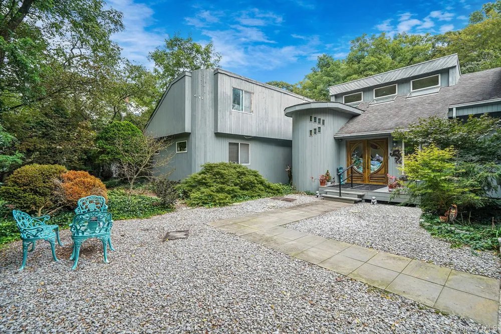 271 Bread And Cheese Hollow Road Northport, NY 11768