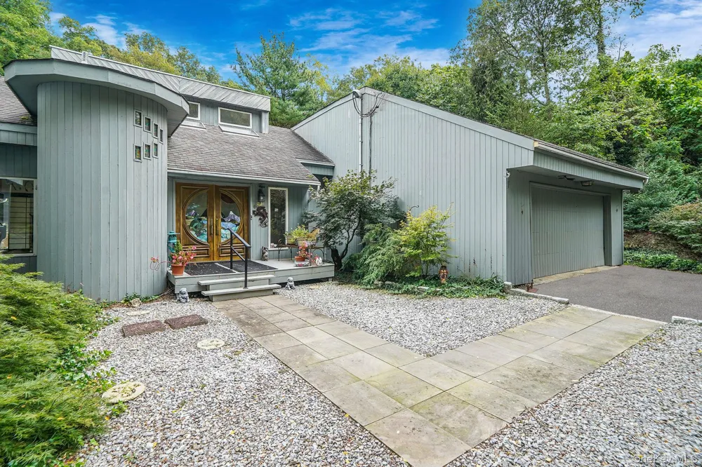 271 Bread And Cheese Hollow Road Northport, NY 11768