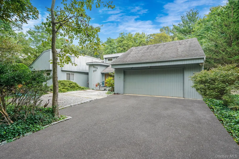 271 Bread And Cheese Hollow Road Northport, NY 11768