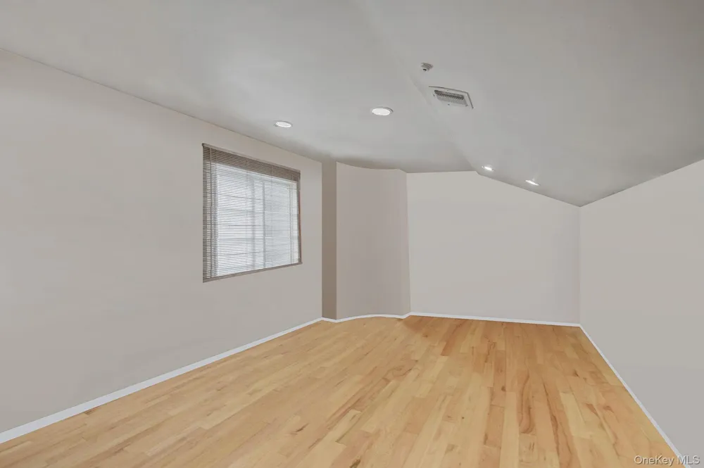 271 Bread And Cheese Hollow Road Northport, NY 11768