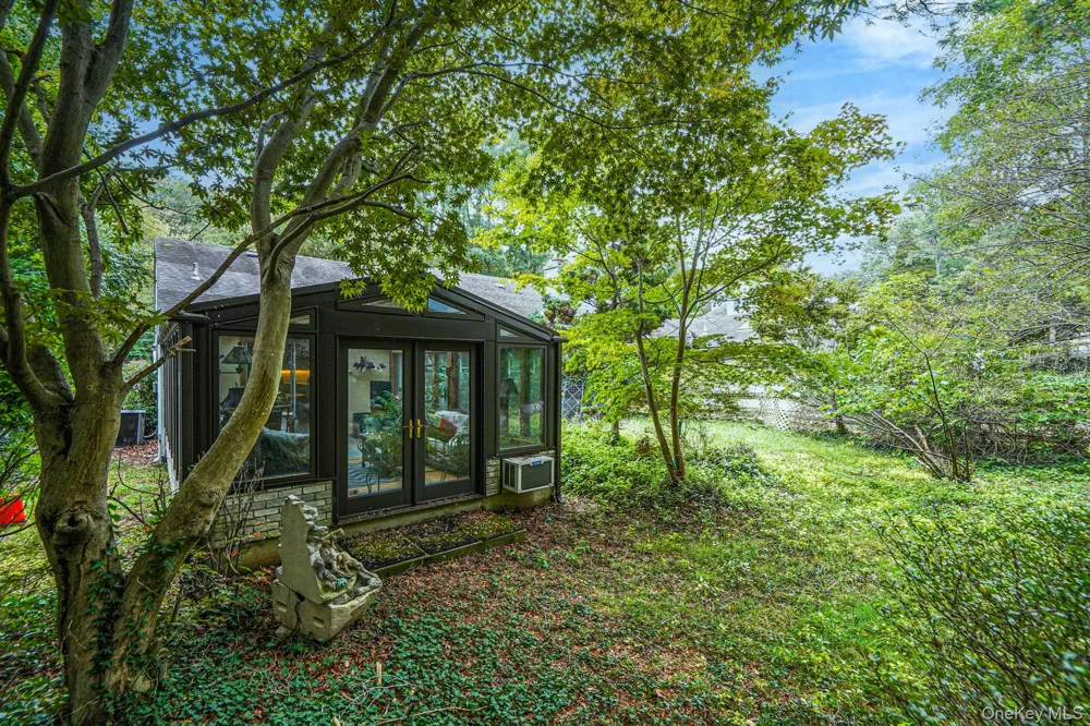 271 Bread And Cheese Hollow Road Northport, NY 11768