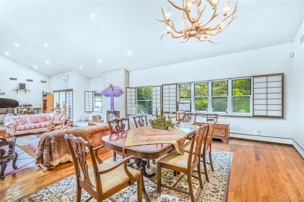 271 Bread And Cheese Hollow Road Northport, NY 11768