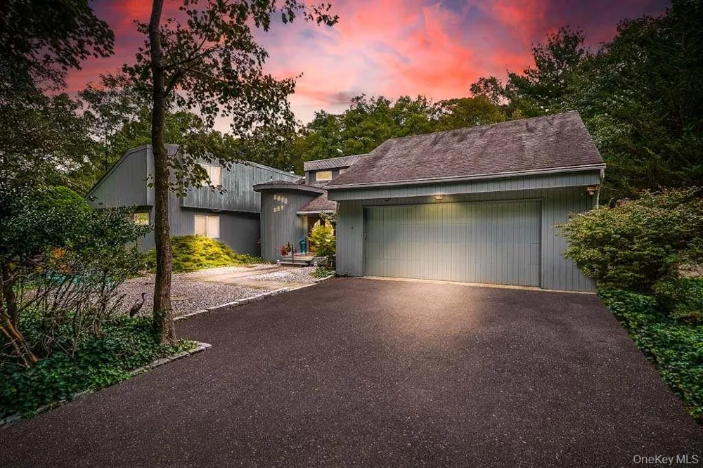 271 Bread And Cheese Hollow Road Northport, NY 11768
