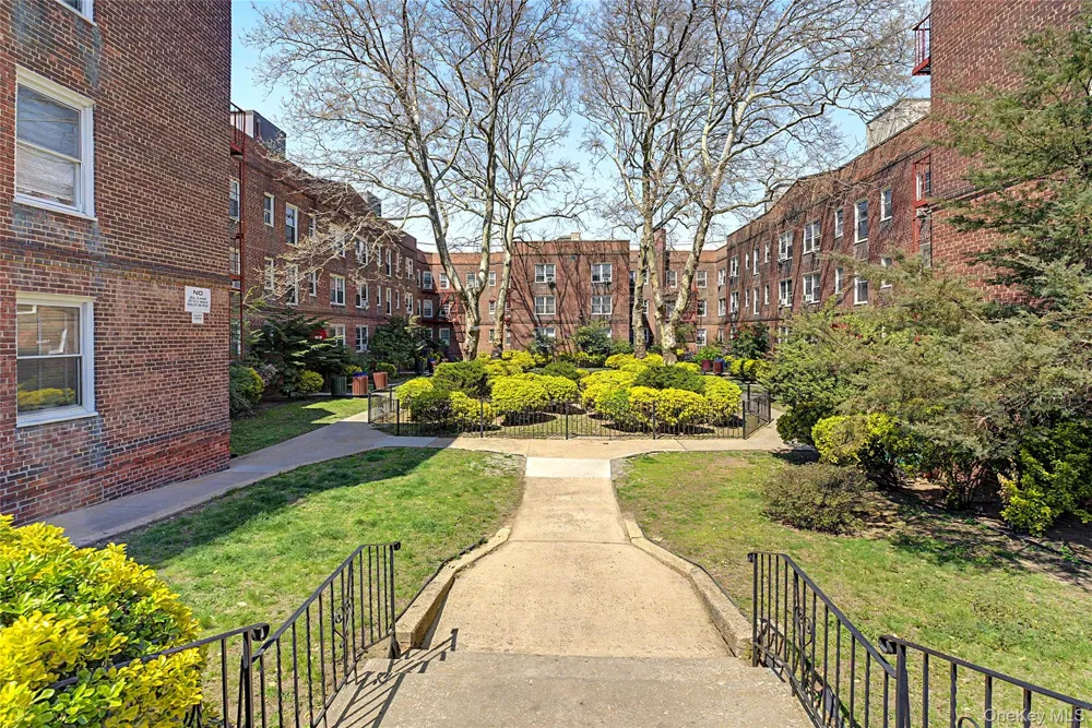 14137 79th Avenue #3O Flushing, NY 11367