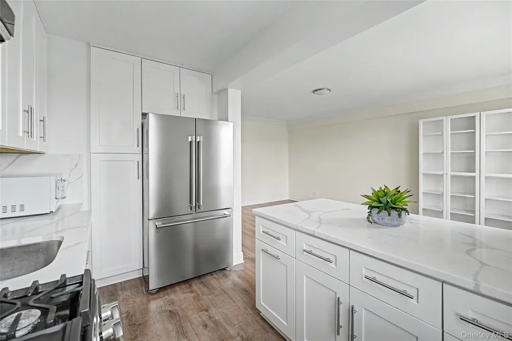 14137 79th Avenue #3O Flushing, NY 11367