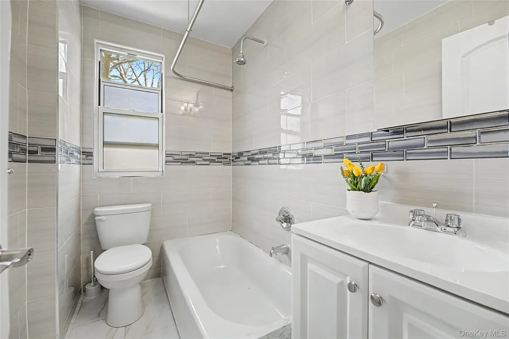 14137 79th Avenue #3O Flushing, NY 11367