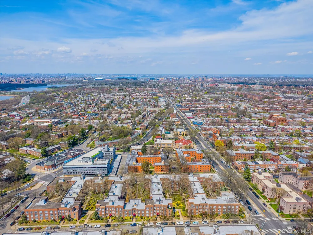 14137 79th Avenue #3O Flushing, NY 11367