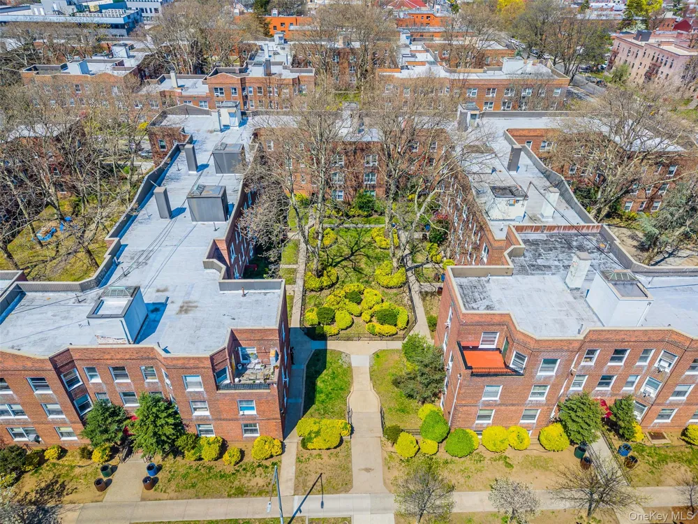 14137 79th Avenue #3O Flushing, NY 11367