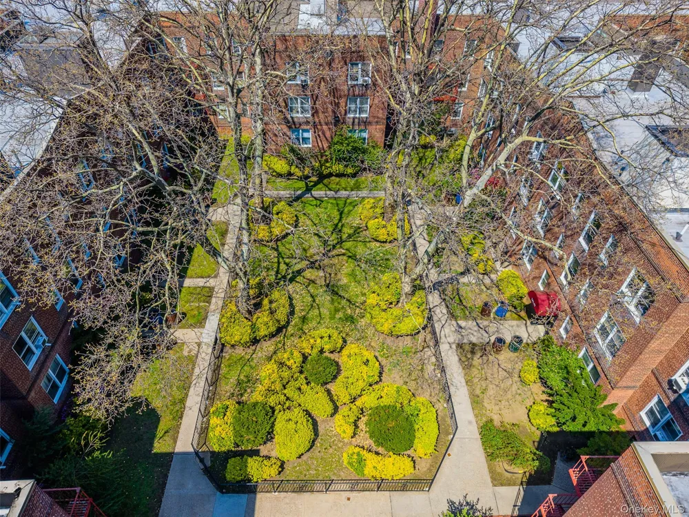 14137 79th Avenue #3O Flushing, NY 11367