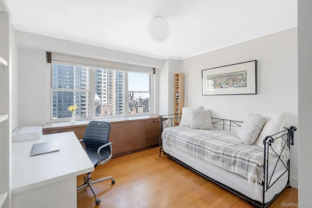 400 E 54th Street #25CDE New York (Manhattan), NY 10022