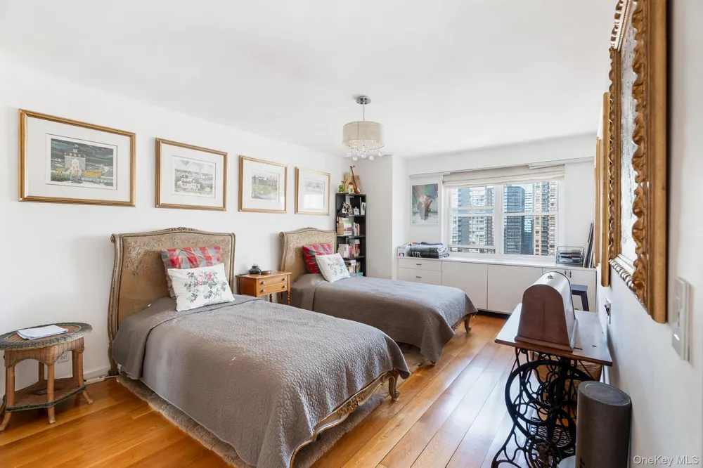 400 E 54th Street #25CDE New York (Manhattan), NY 10022