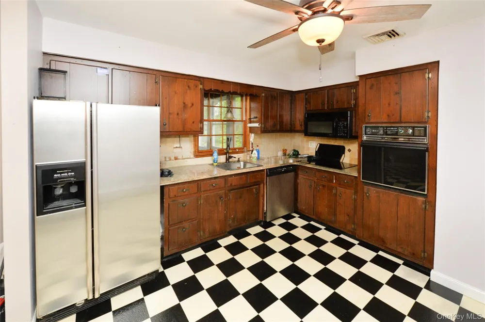14 Lynmore Avenue Salisbury Mills, NY 12577