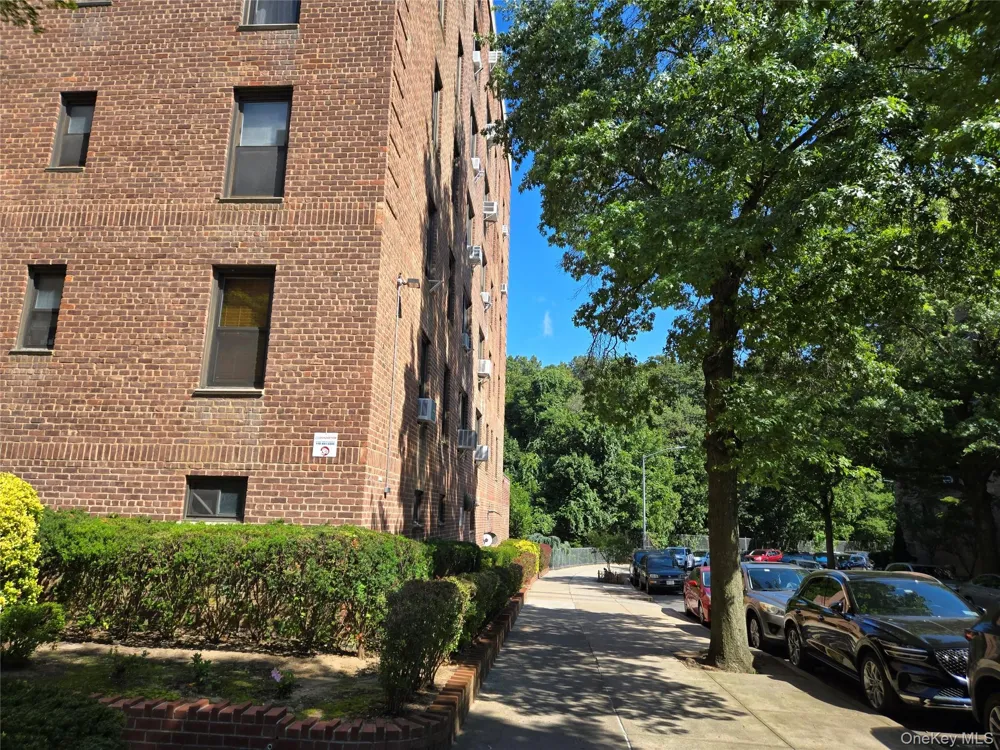 83-25 98th Street #1P Woodhaven, NY 11421